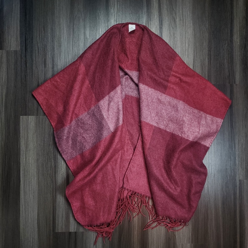 Woolrich One Size Red Plaid Fringe Shawl Wrap Poncho Blanket Scarf Women's